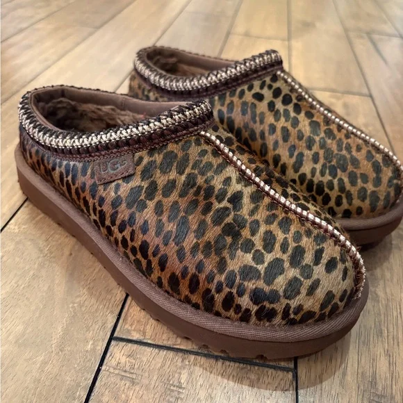 UGG Animal Print Cozy Slippers - Picture 1 of 1